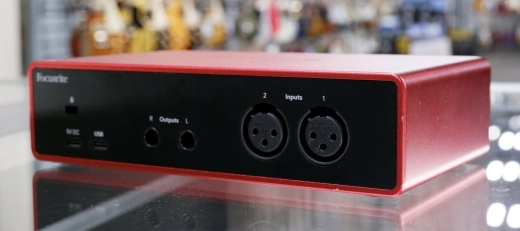 Focusrite - SCARLETT2I2MK4 4